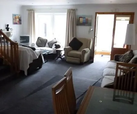 Acton 3* Cork